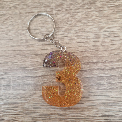 Porte clés lettres et chiffres orange et noir Résine Epoxy